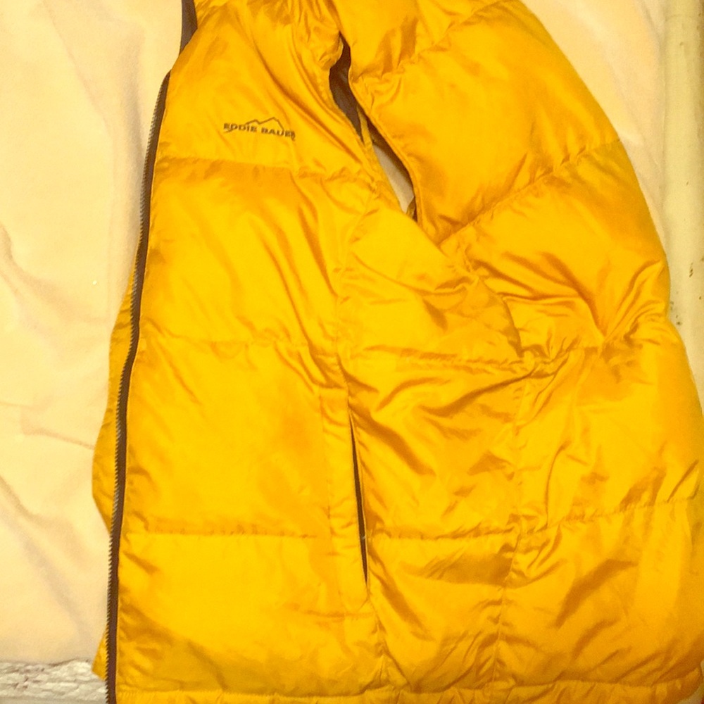 I am selling my Eddie Bauer‘s premium goose